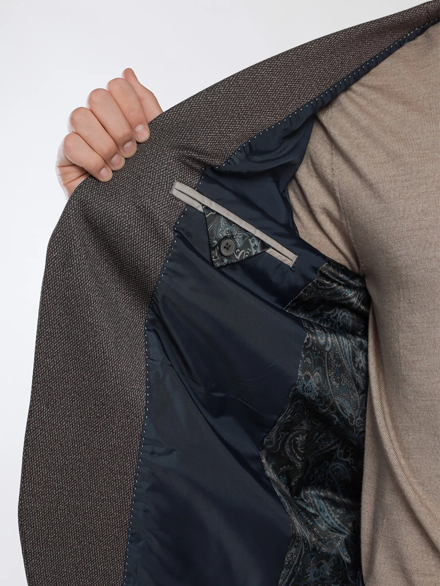 Пиджак однобортный приталенного кроя темно-коричневого цвета